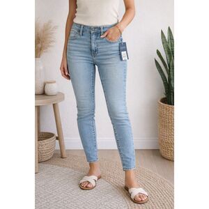 Universal Thread High Rise Skinny Jeans Size 4 NWT Light Wash Super Stretch